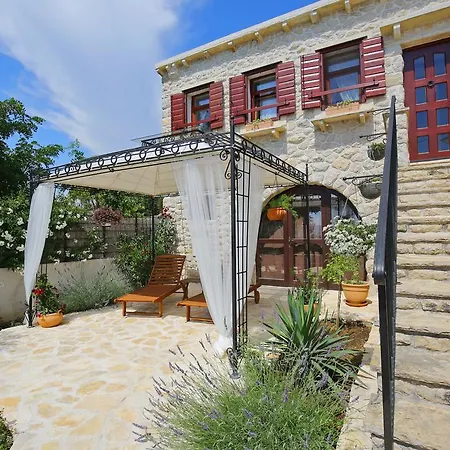 Eler Casa de Férias *